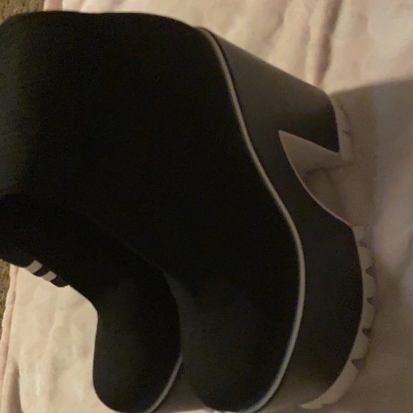 Black and white gothic platform gogo shoes - Picture 2 of 2